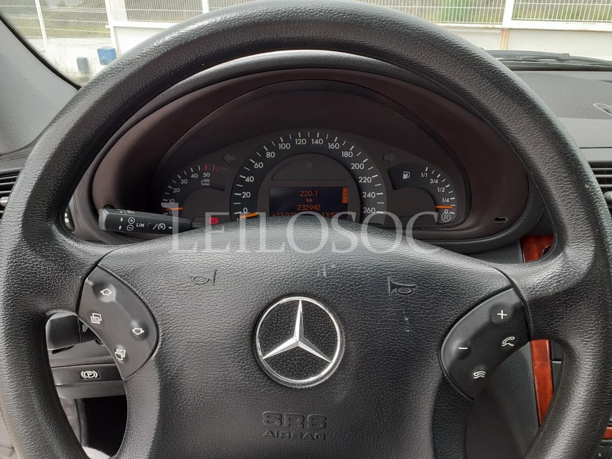 Mercedes-Benz C220 CDI · Ano 2001 — imagem 11