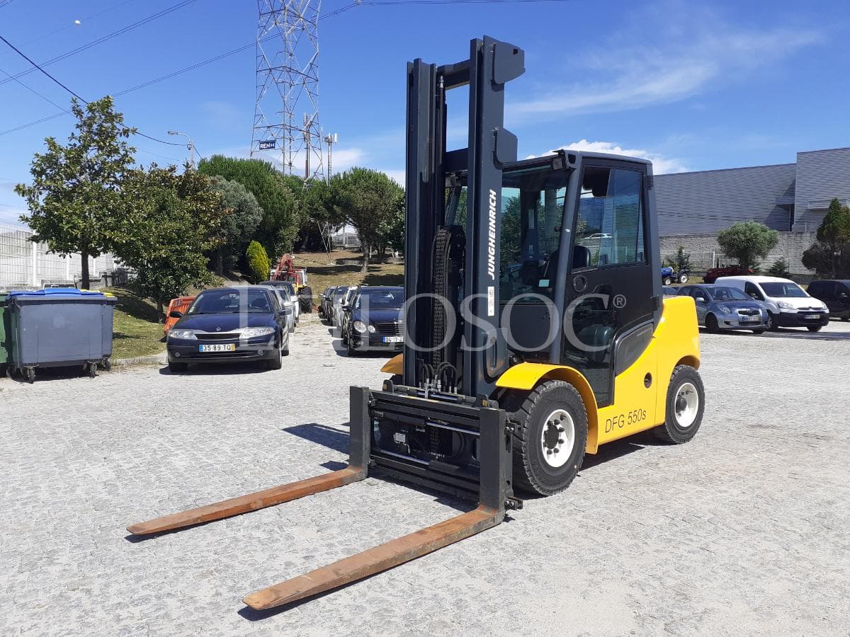 Empilhador Jungheinrich 5 Toneladas · Ano 2014 — imagem 3