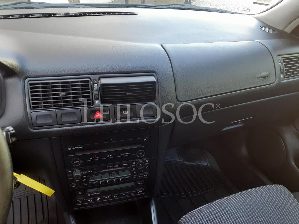 Volkswagen Golf 1.6 · Gasolina/GPL · Ano 2000 — imagen 15