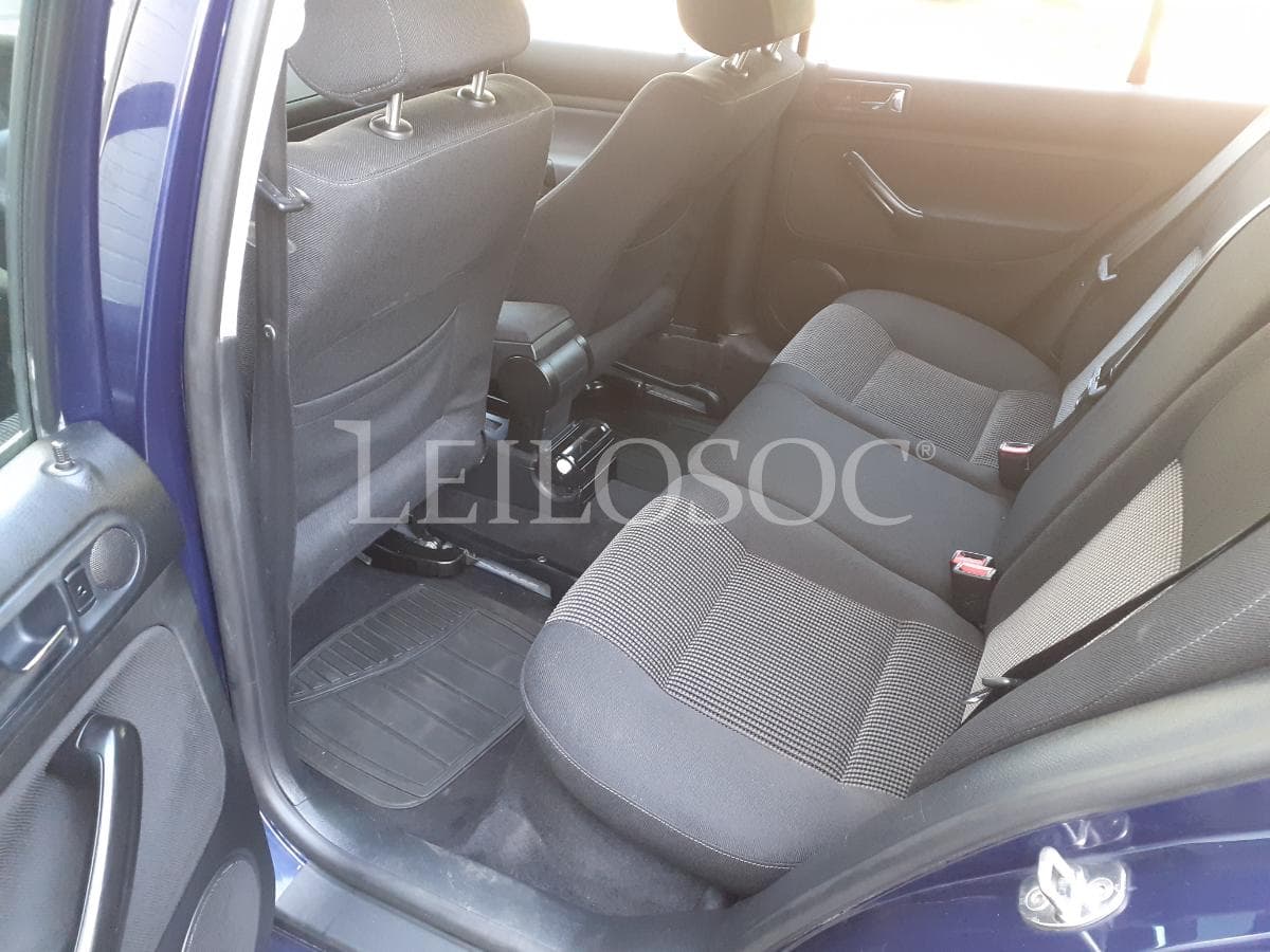Volkswagen Golf 1.6 · Gasolina/GPL · Ano 2000 — imagen 17