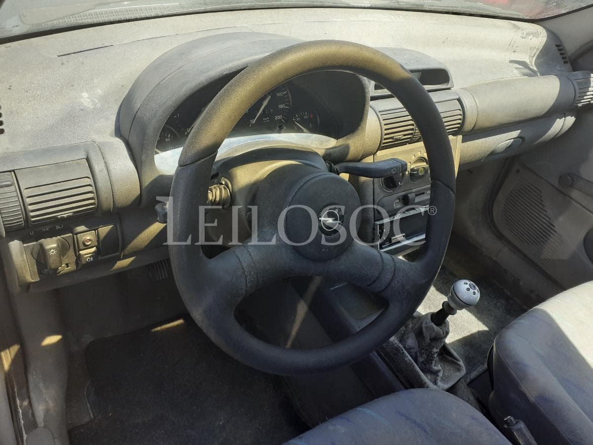 Opel Corsa B · Ano 1994 — imagen 10