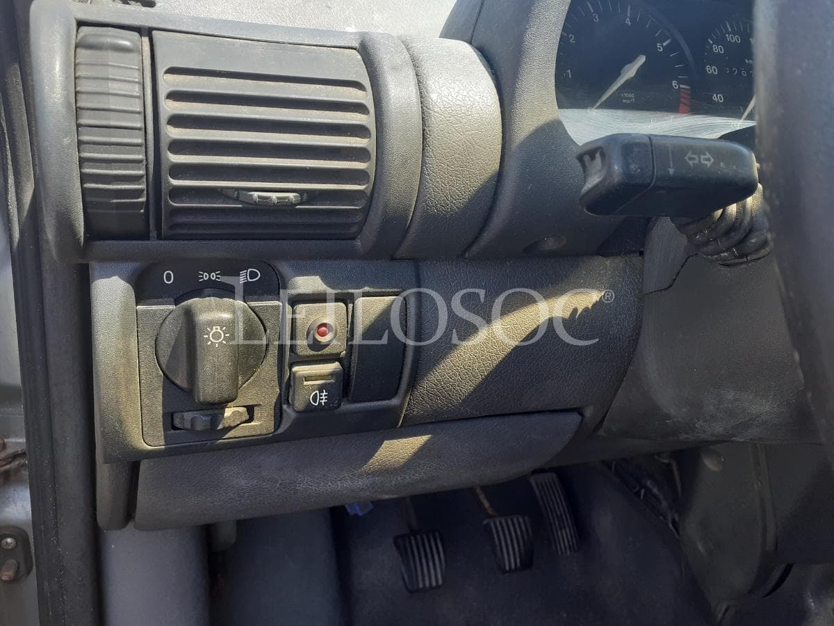 Opel Corsa B · Ano 1994 — imagen 12