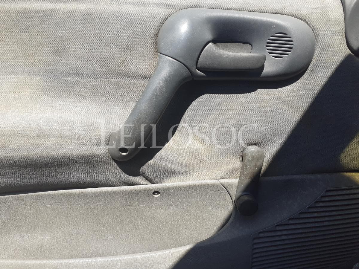 Opel Corsa B · Ano 1994 — imagen 9