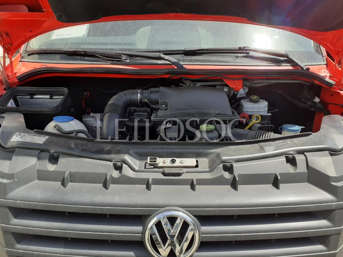 Volkswagen Crafter 2.0 TDI · Ano 2014 — image 18