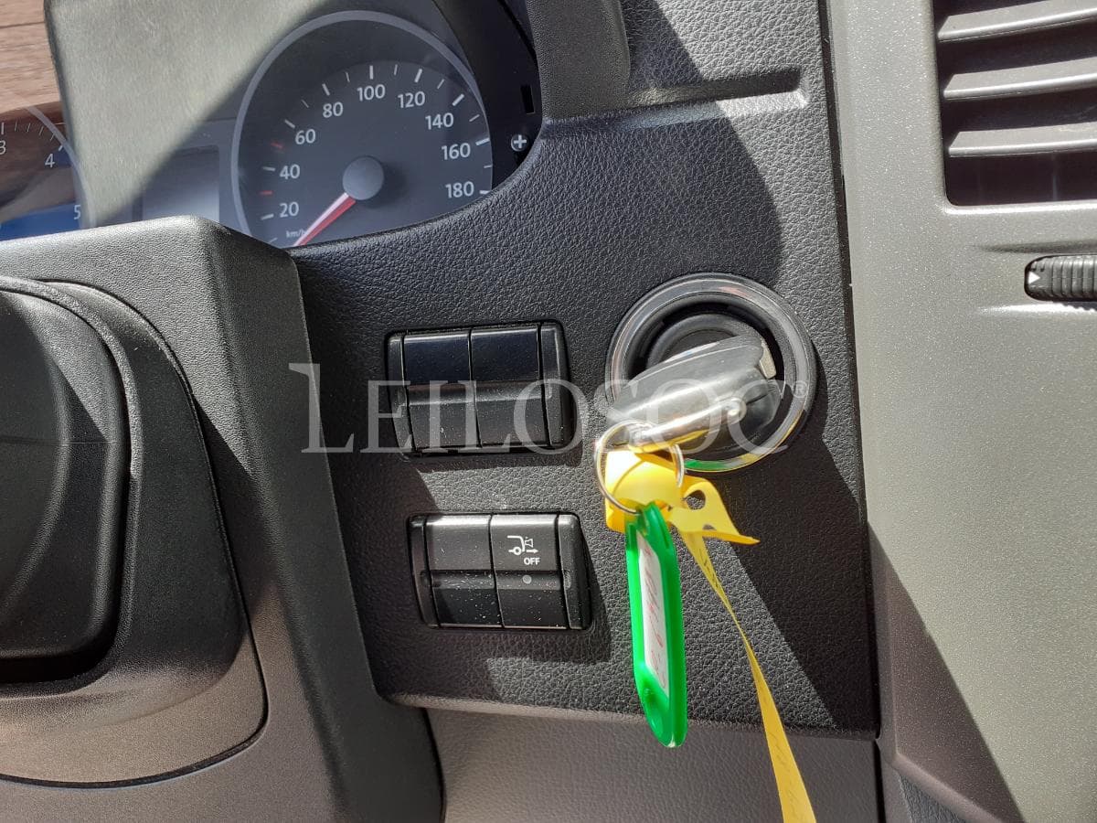 Volkswagen Crafter 2.0 TDI · Ano 2014 — image 14