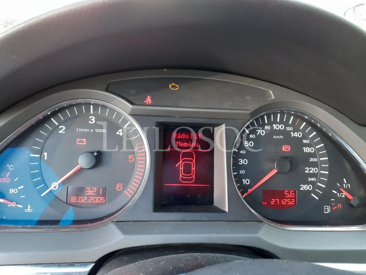 Audi A6 2.0 TDI · Ano 2005 — image 13