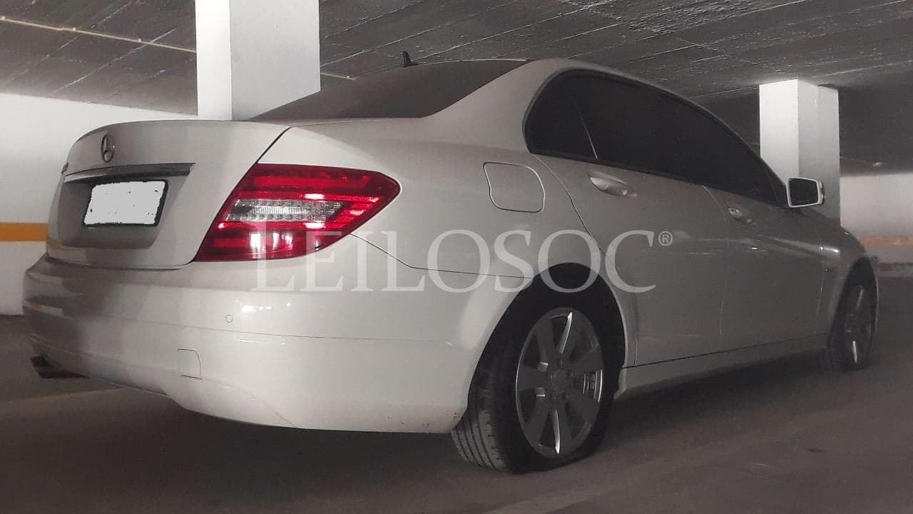 Mercedes Benz · — image 2