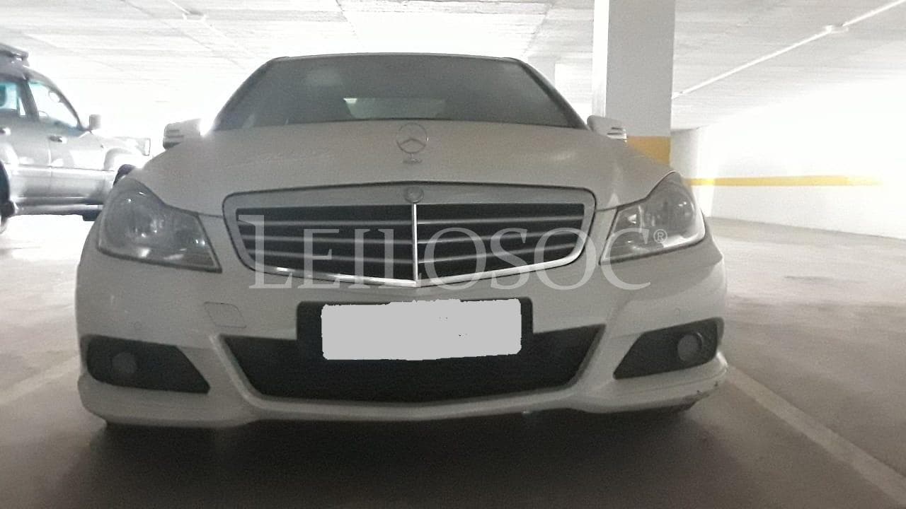 Mercedes Benz · — image 6