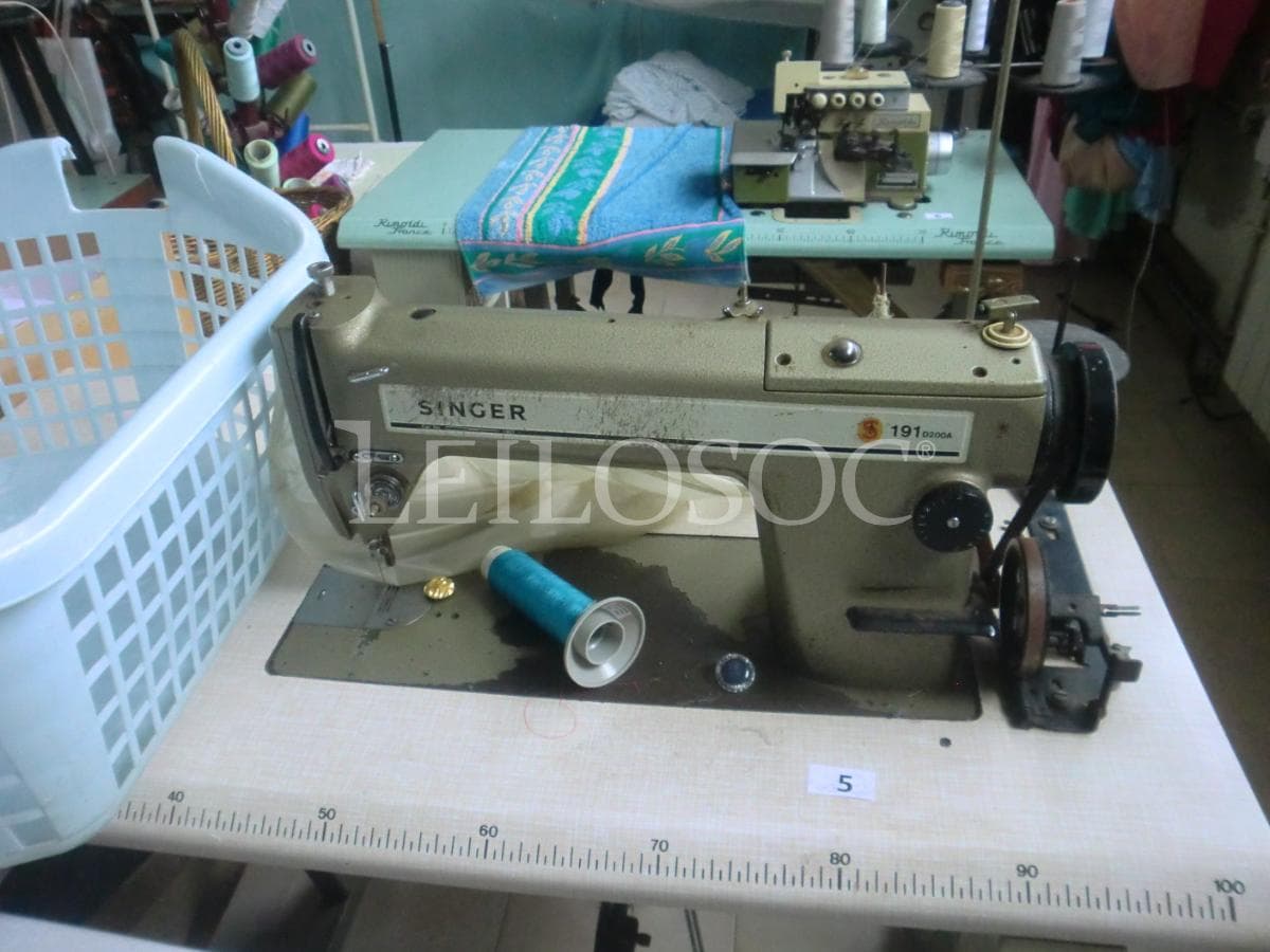 Vestuário de Cerimónia · Maquinaria · Equipamento Escritório — imagen 5