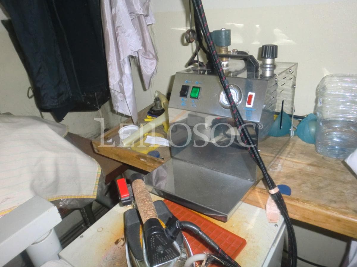 Vestuário de Cerimónia · Maquinaria · Equipamento Escritório — imagen 16