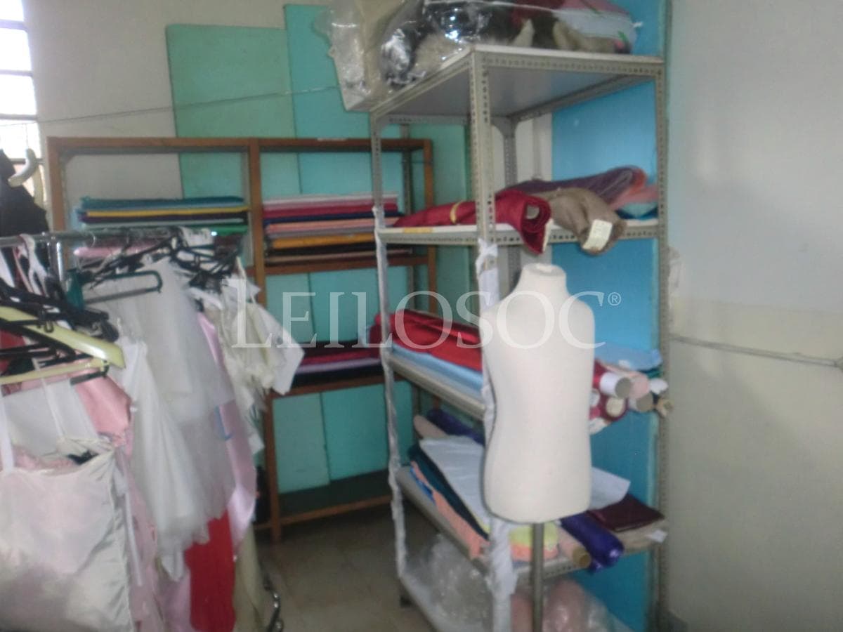 Vestuário de Cerimónia · Maquinaria · Equipamento Escritório — imagen 24