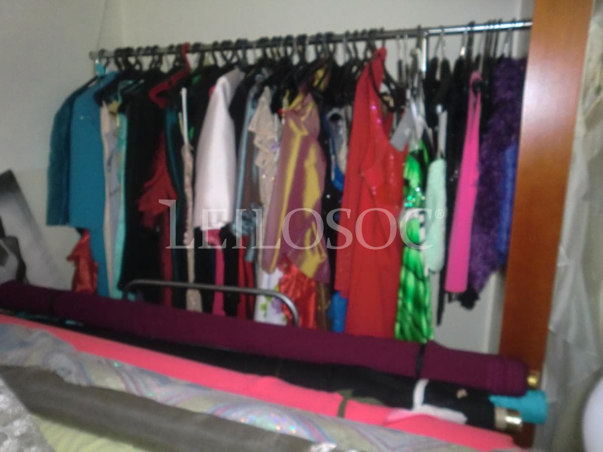 Vestuário de Cerimónia · Maquinaria · Equipamento Escritório — imagen 19