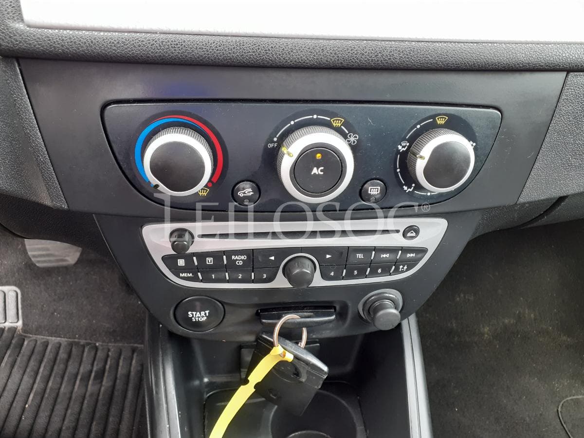 Renault Mégane 1.5 DCI · Ano 2010 — imagem 11