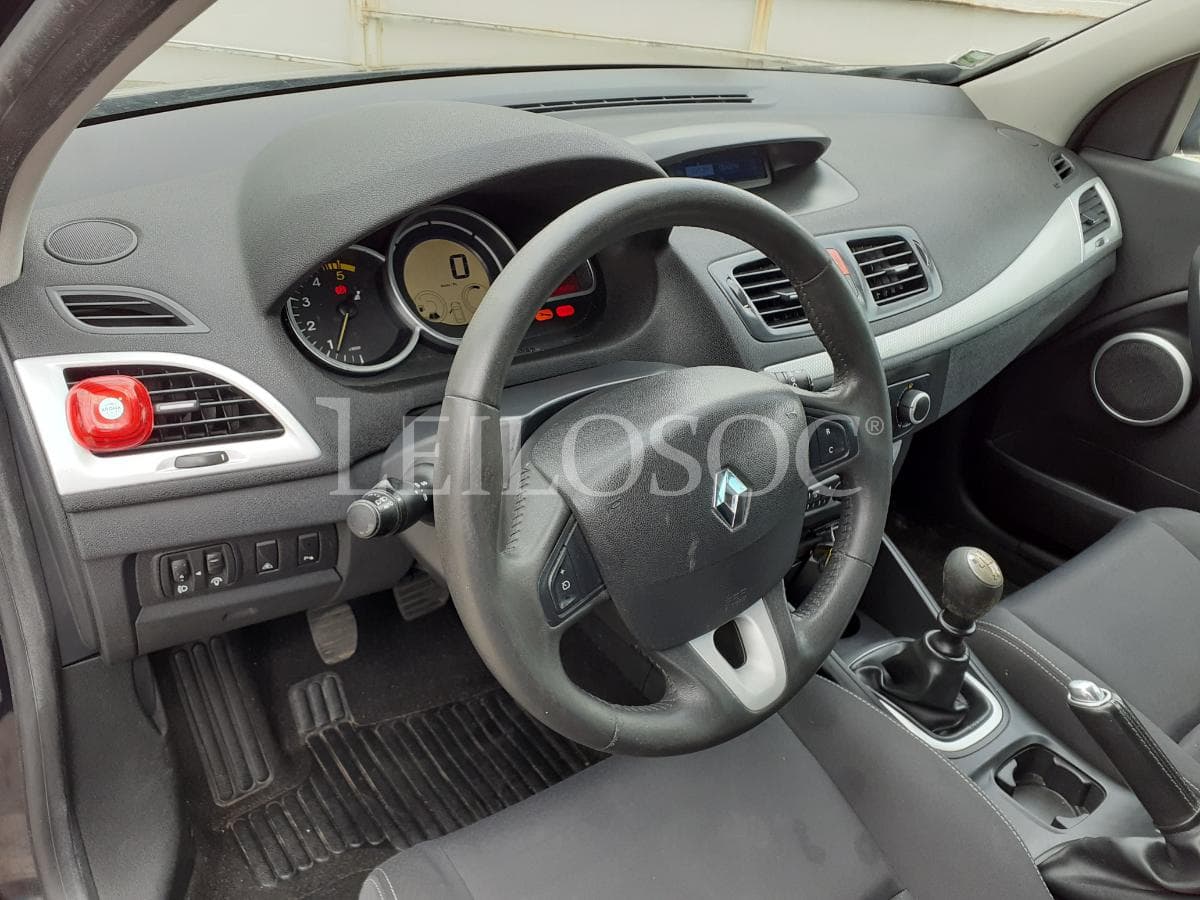 Renault Mégane 1.5 DCI · Ano 2010 — imagem 10