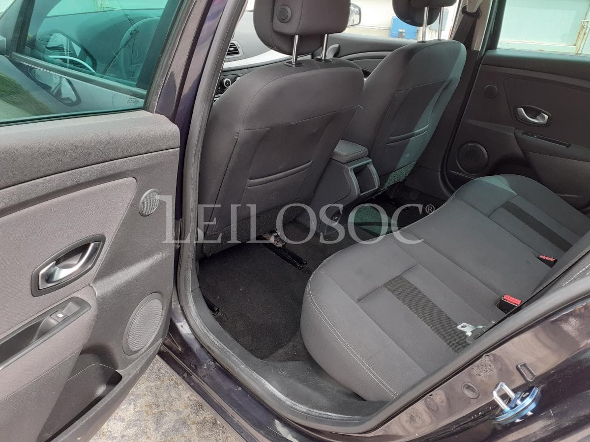 Renault Mégane 1.5 DCI · Ano 2010 — imagem 17