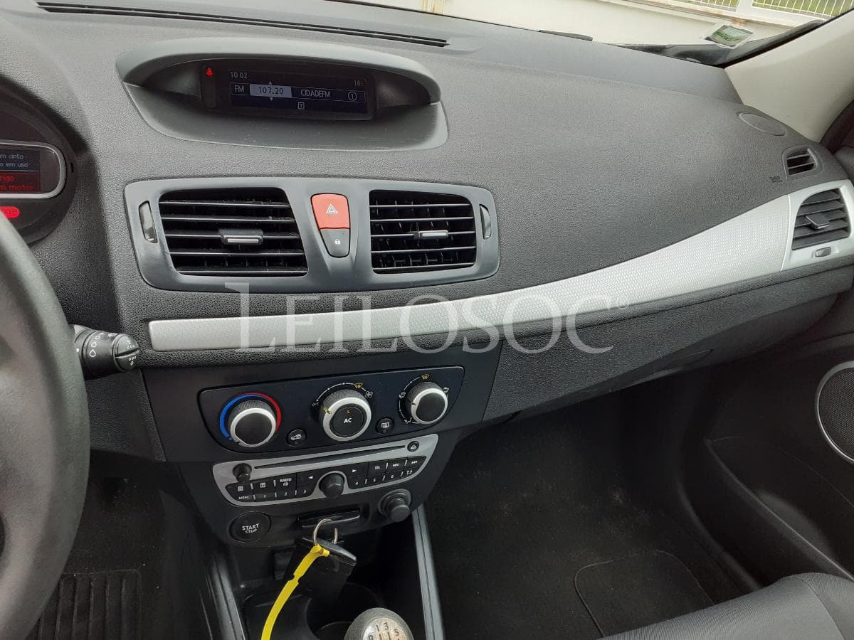 Renault Mégane 1.5 DCI · Ano 2010 — imagem 13