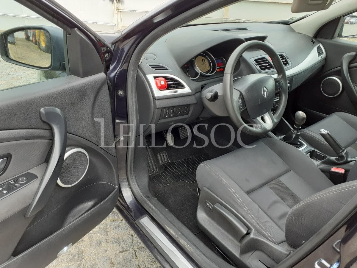 Renault Mégane 1.5 DCI · Ano 2010 — imagem 7