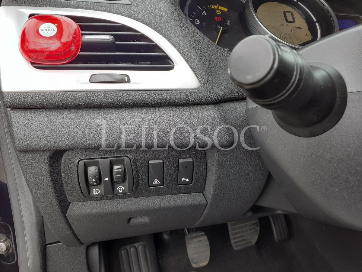 Renault Mégane 1.5 DCI · Ano 2010 — imagem 15