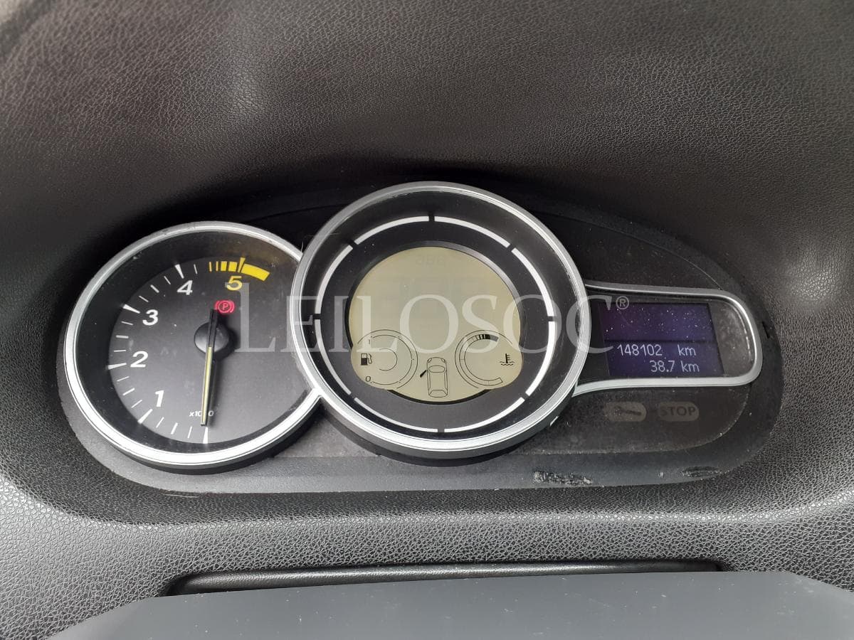 Renault Mégane 1.5 DCI · Ano 2010 — imagem 14