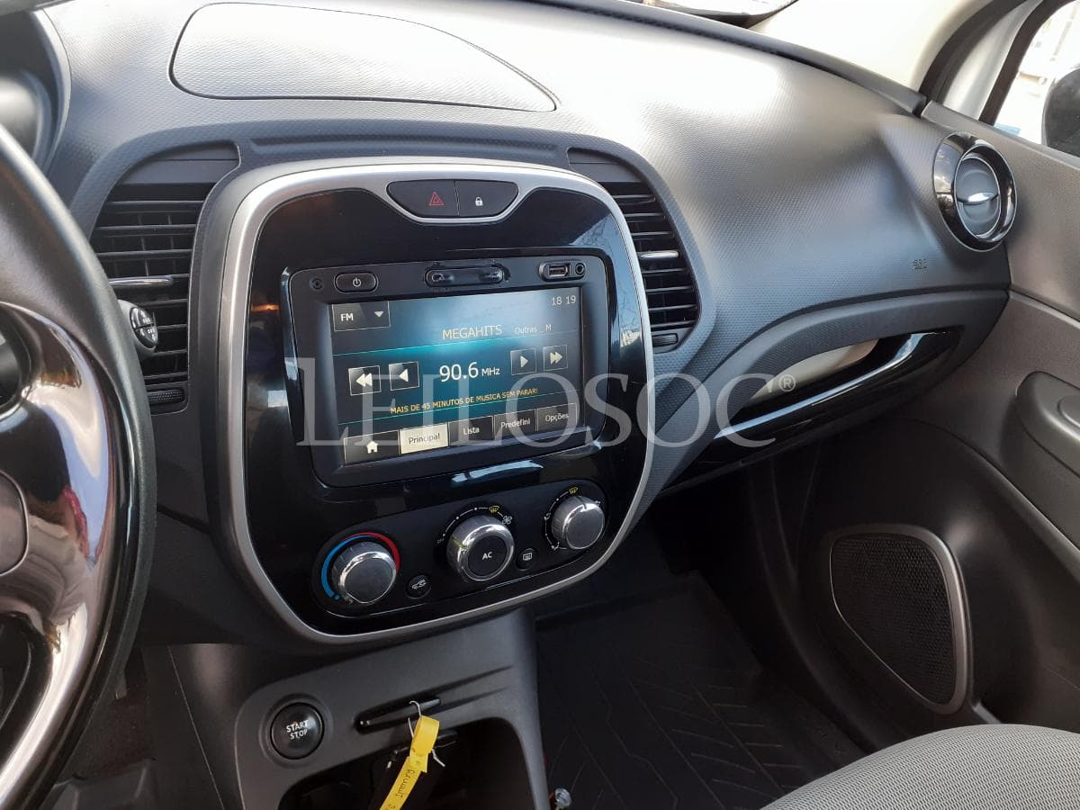 Renault Captur 1.5 DCI · Ano 2014 — image 11