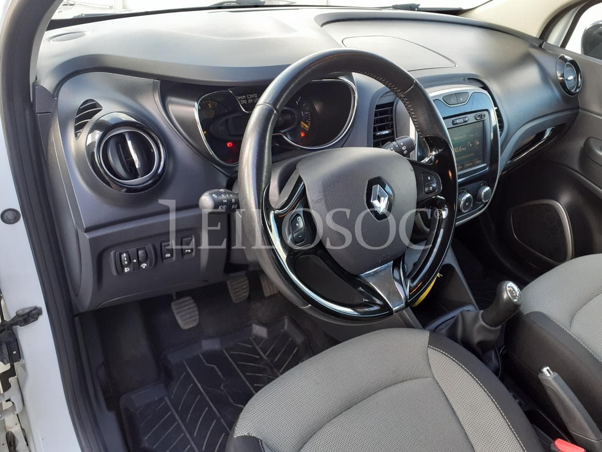Renault Captur 1.5 DCI · Ano 2014 — image 10