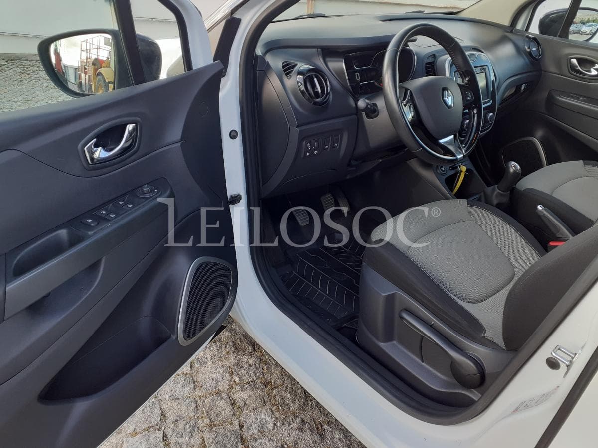 Renault Captur 1.5 DCI · Ano 2014 — image 7