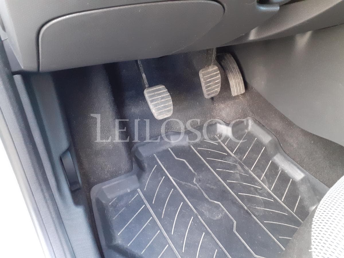 Renault Captur 1.5 DCI · Ano 2014 — image 8