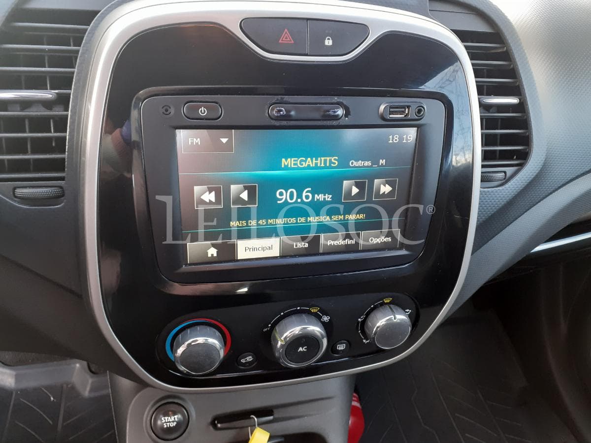 Renault Captur 1.5 DCI · Ano 2014 — image 14