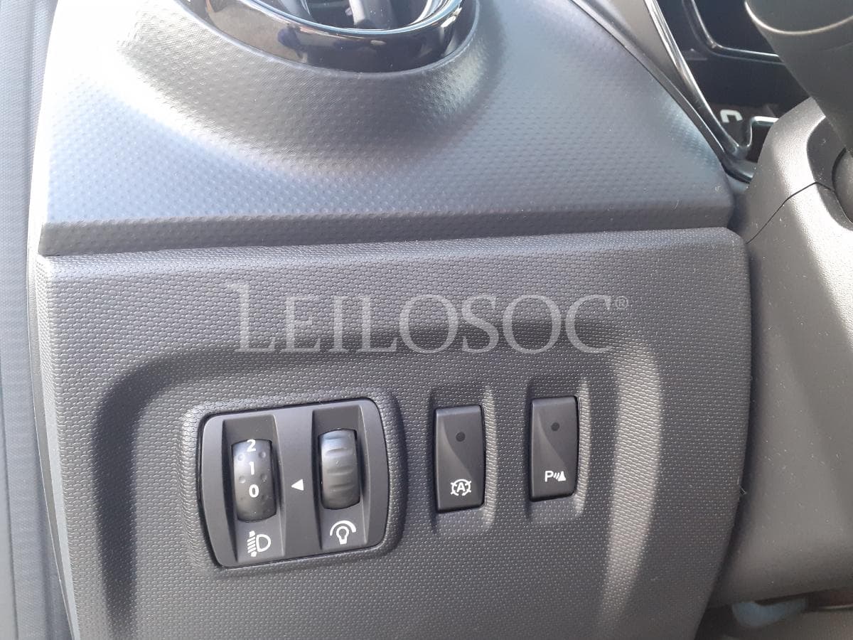 Renault Captur 1.5 DCI · Ano 2014 — image 16