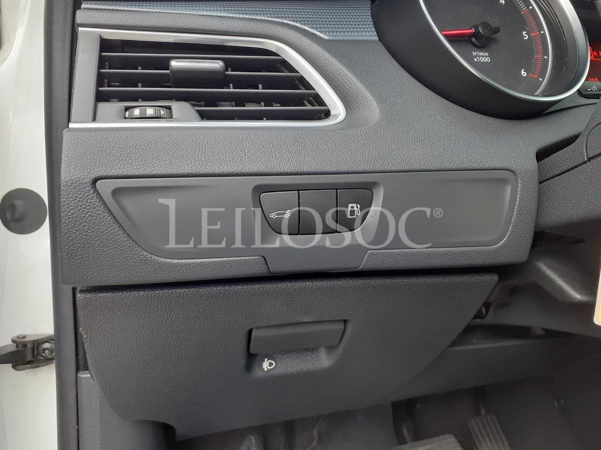 Peugeot 508 1.6 HDI · Ano 2011 — imagem 17