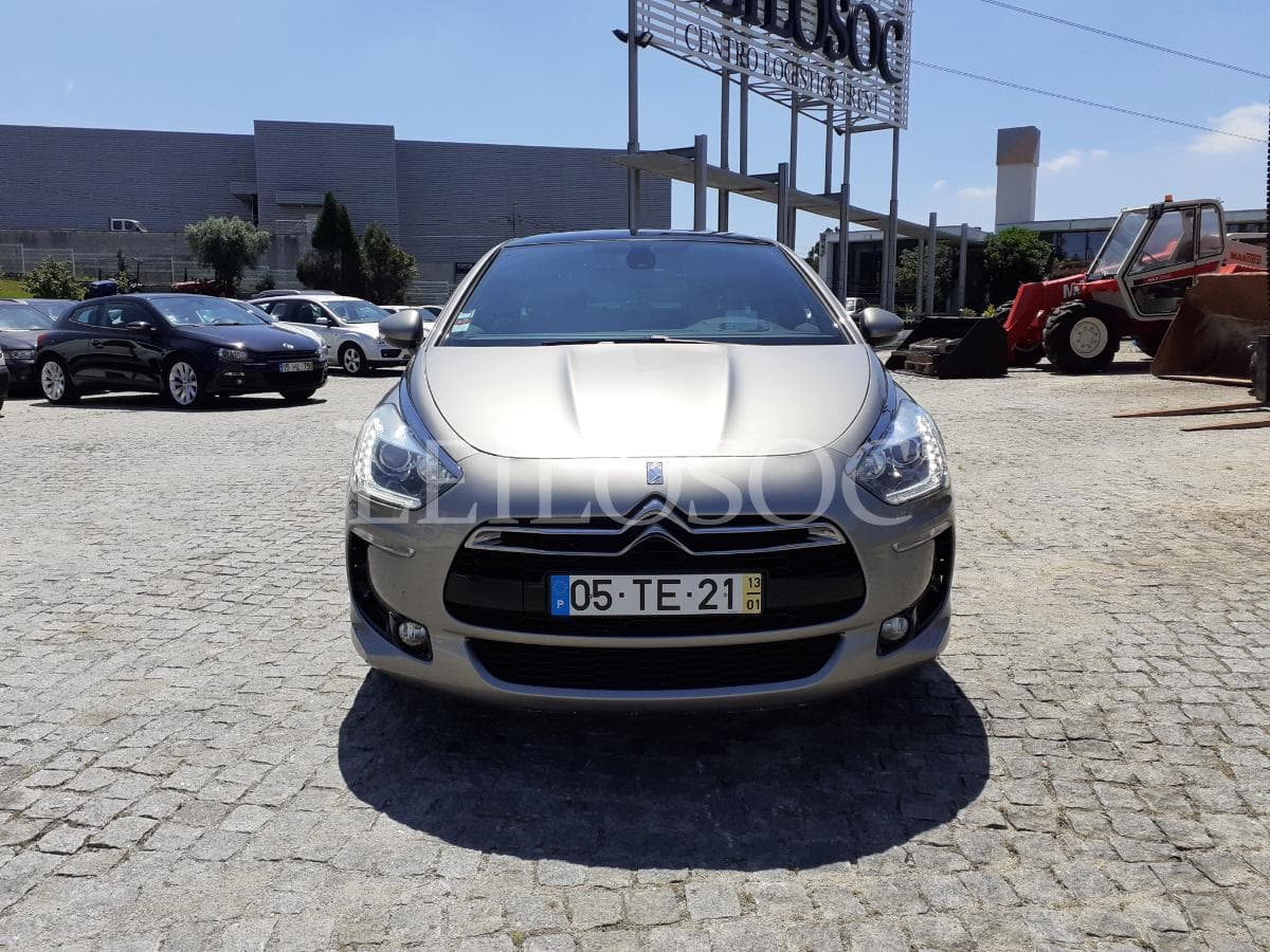 Citroën DS5 Híbrido · Ano 2013 — image 2