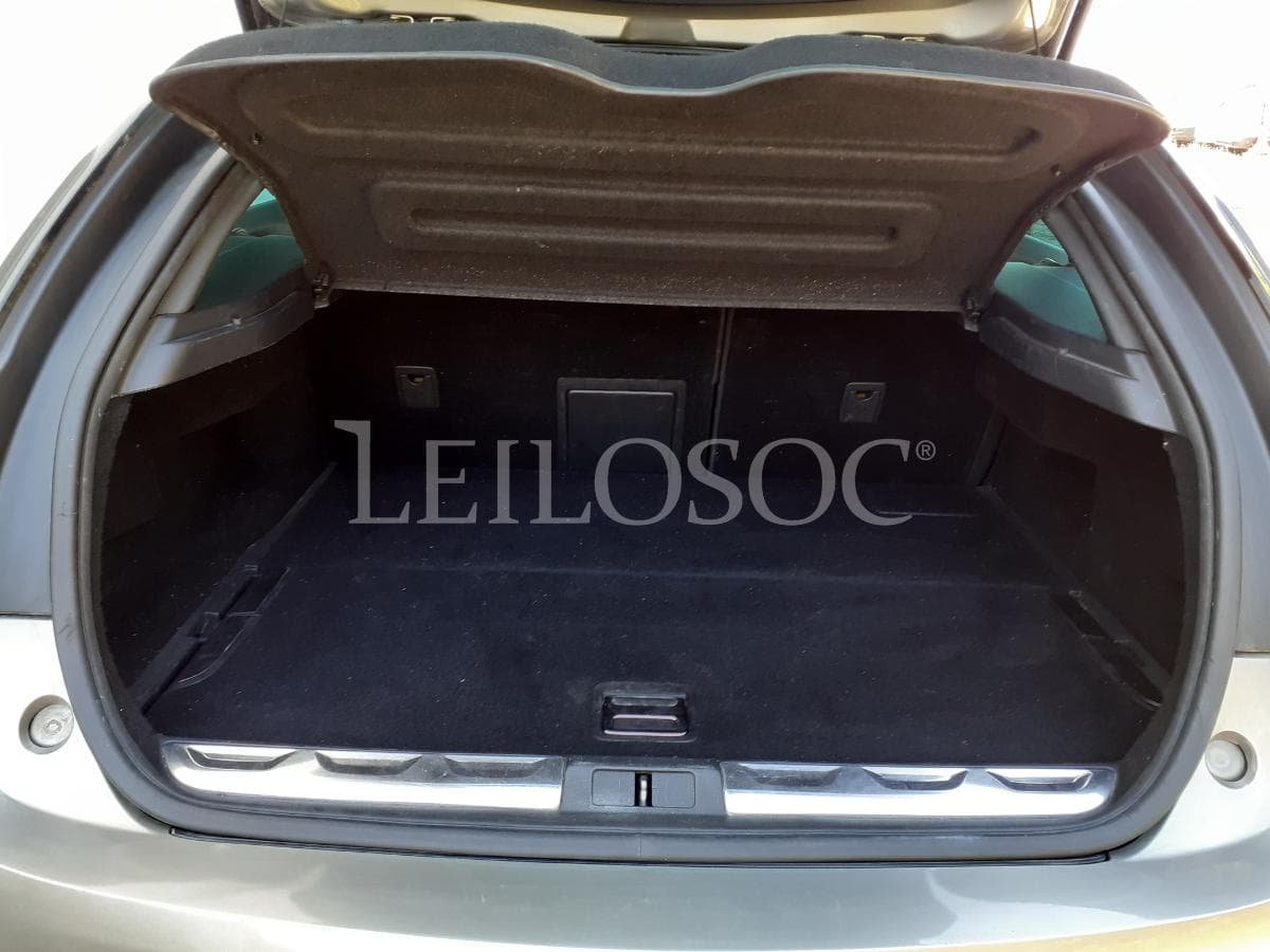 Citroën DS5 Híbrido · Ano 2013 — image 17