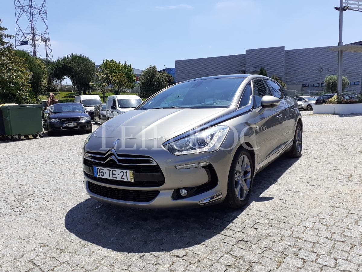 Citroën DS5 Híbrido · Ano 2013 — image 3