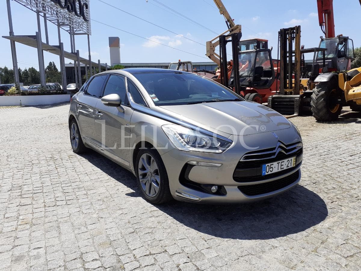 Citroën DS5 Híbrido · Ano 2013 — image 1
