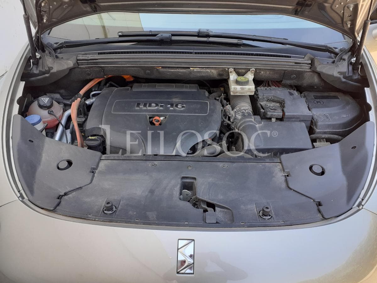 Citroën DS5 Híbrido · Ano 2013 — image 23