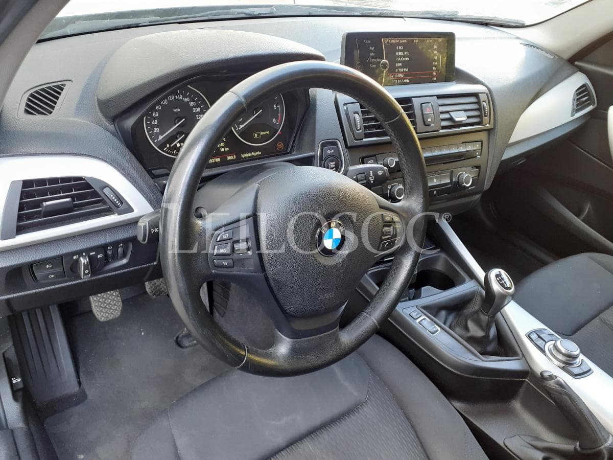 BMW 116 D · Ano 2012 — image 10