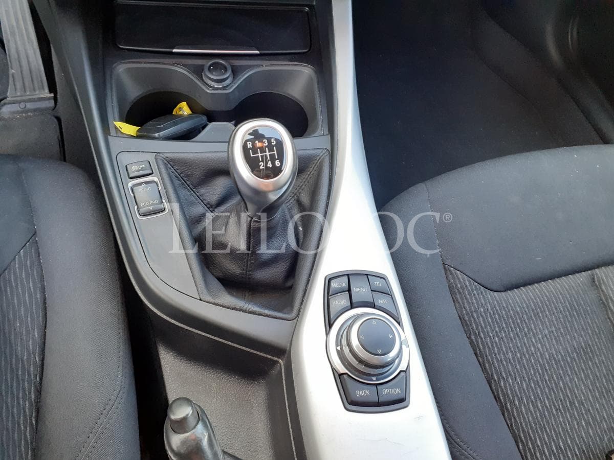 BMW 116 D · Ano 2012 — image 16
