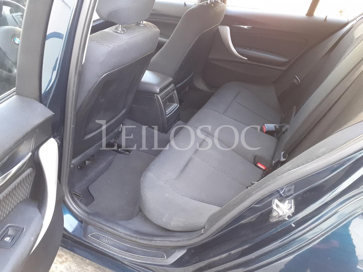 BMW 116 D · Ano 2012 — image 17