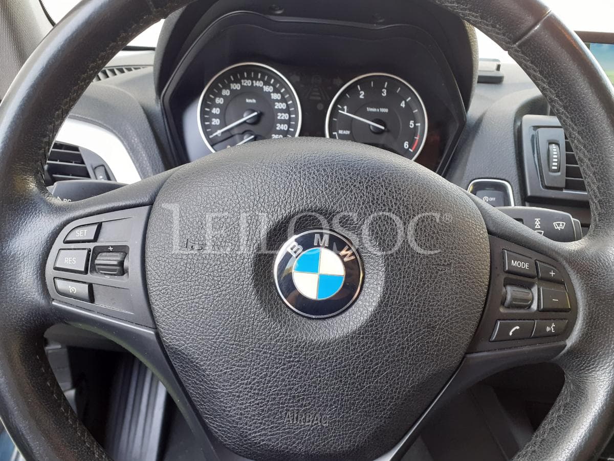 BMW 116 D · Ano 2012 — image 15