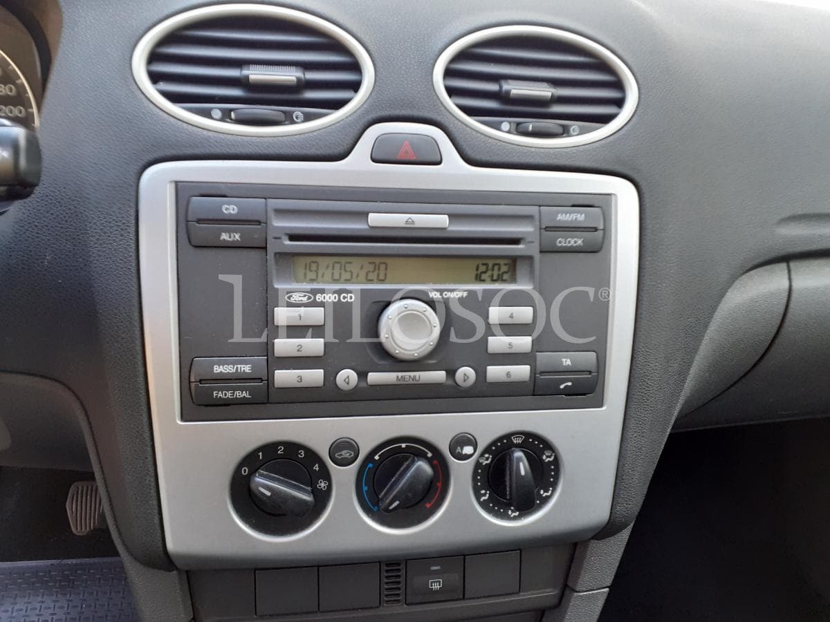 Ford Focus 1.6 TDCI · Ano 2006 — imagem 9