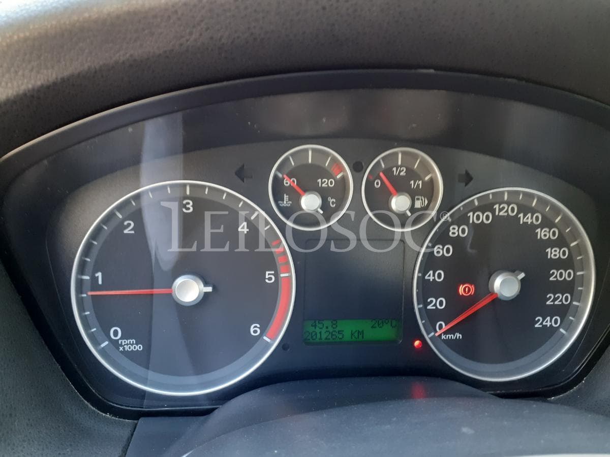 Ford Focus 1.6 TDCI · Ano 2006 — imagem 11