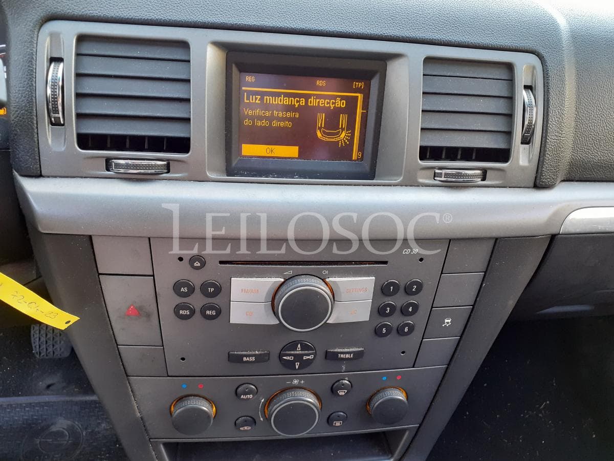 Opel Vectra C 1.9 CDTI · Ano 2006 — imagem 11