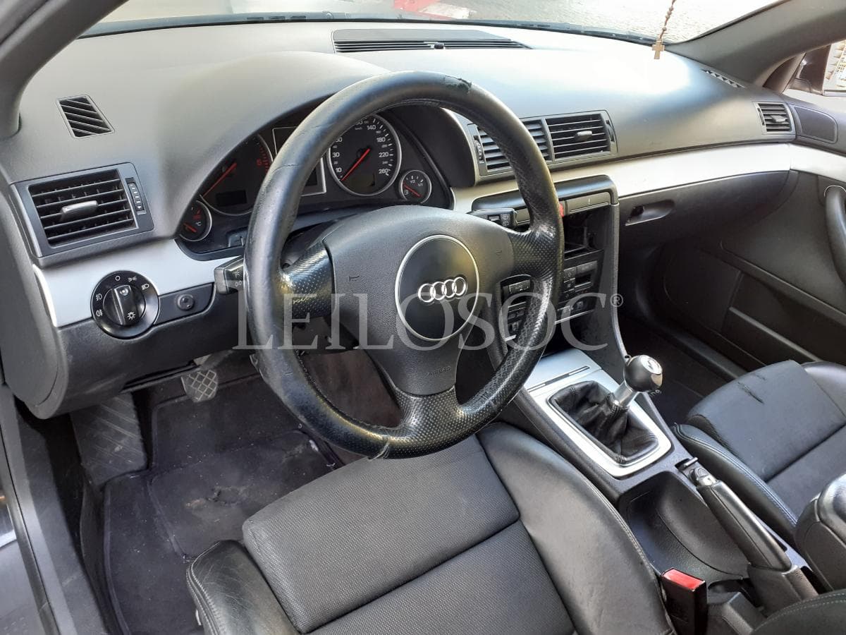 Audi A4 1.9 TDI · Ano 2003 — imagem 8
