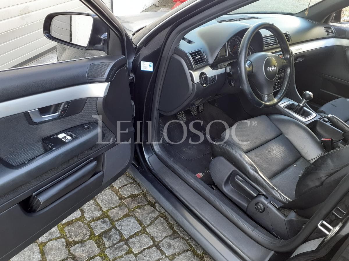Audi A4 1.9 TDI · Ano 2003 — imagem 14