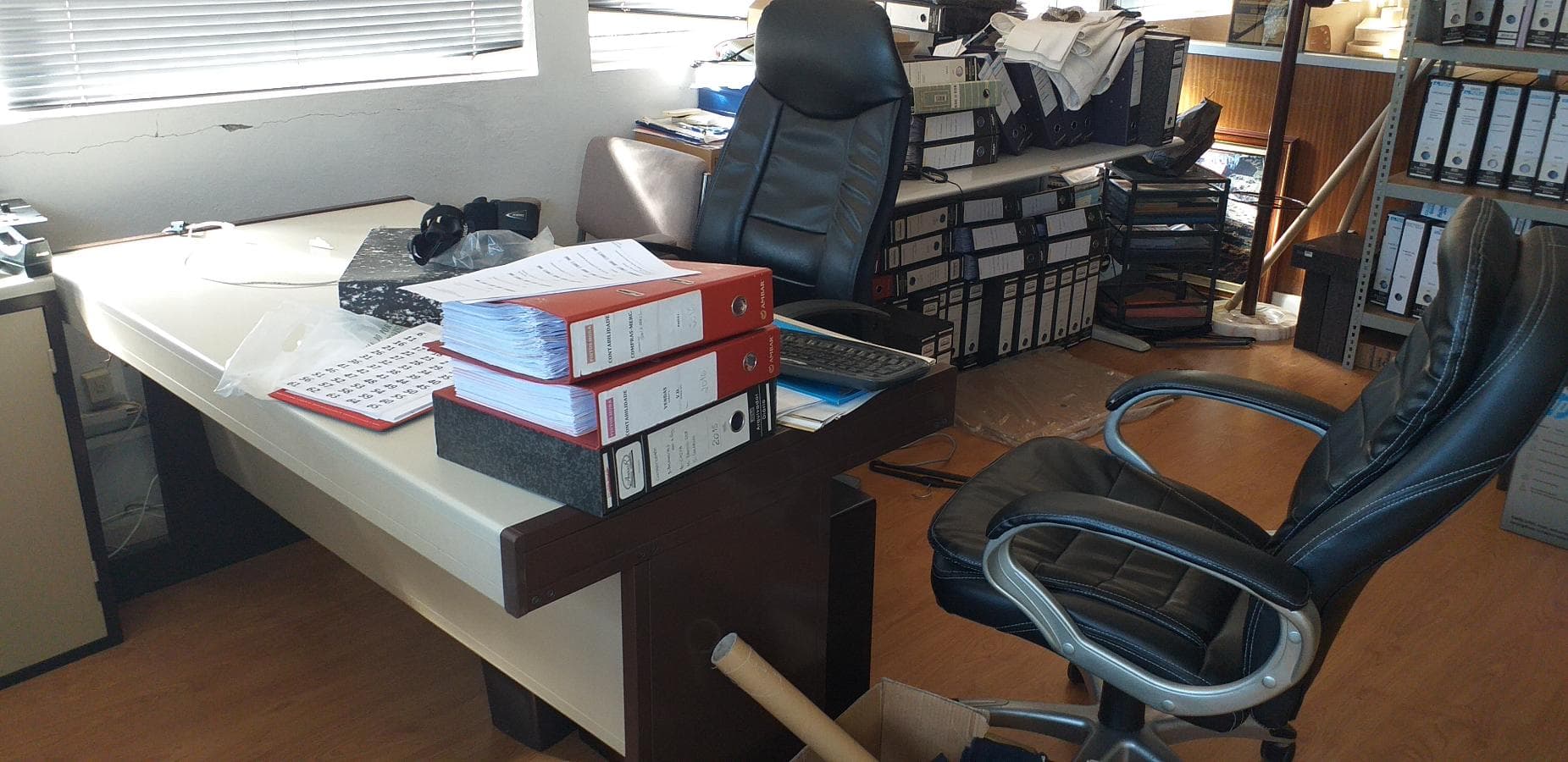 Mobiliário de Escritório e Equipamento Informático