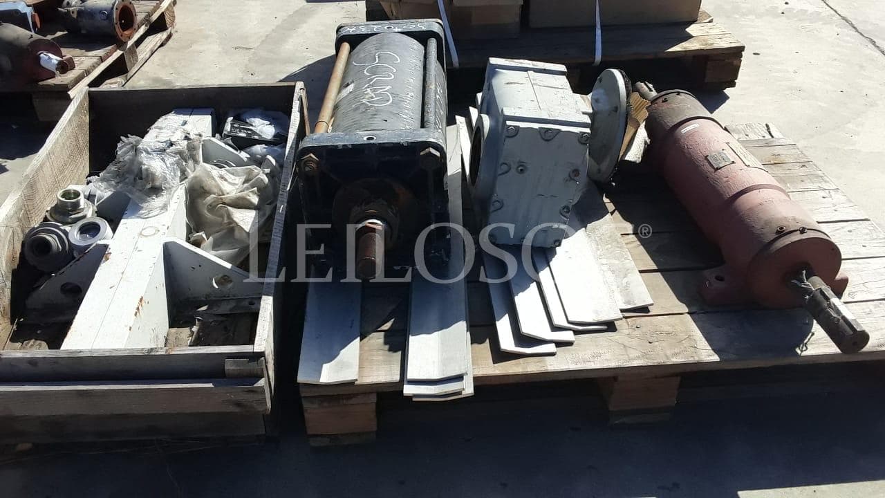 Cilindros e Estruturas Metálicas · — imagem 1