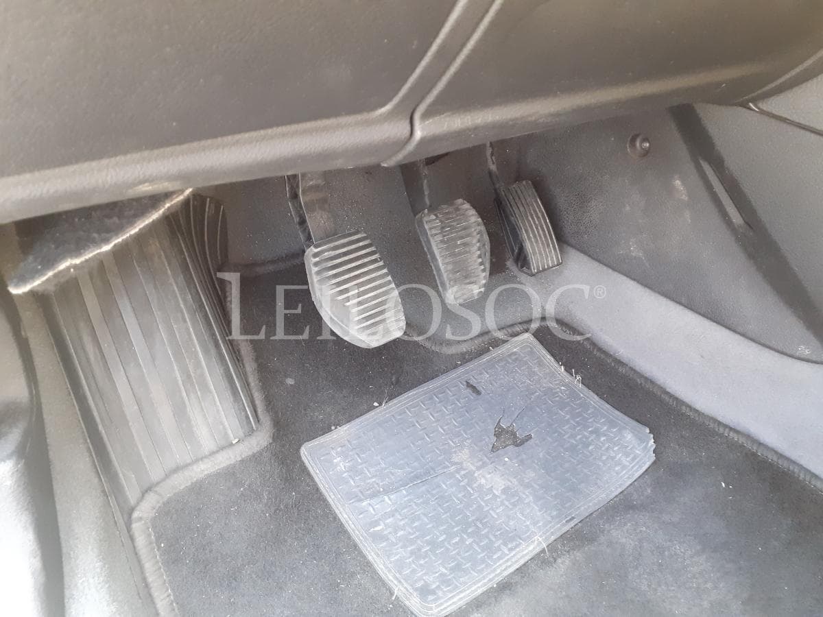 Peugeot 407 SW 1.6 HDI · Ano 2006 — imagem 9