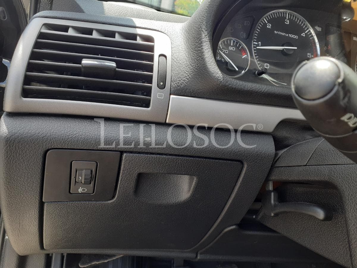 Peugeot 407 SW 1.6 HDI · Ano 2006 — imagem 14