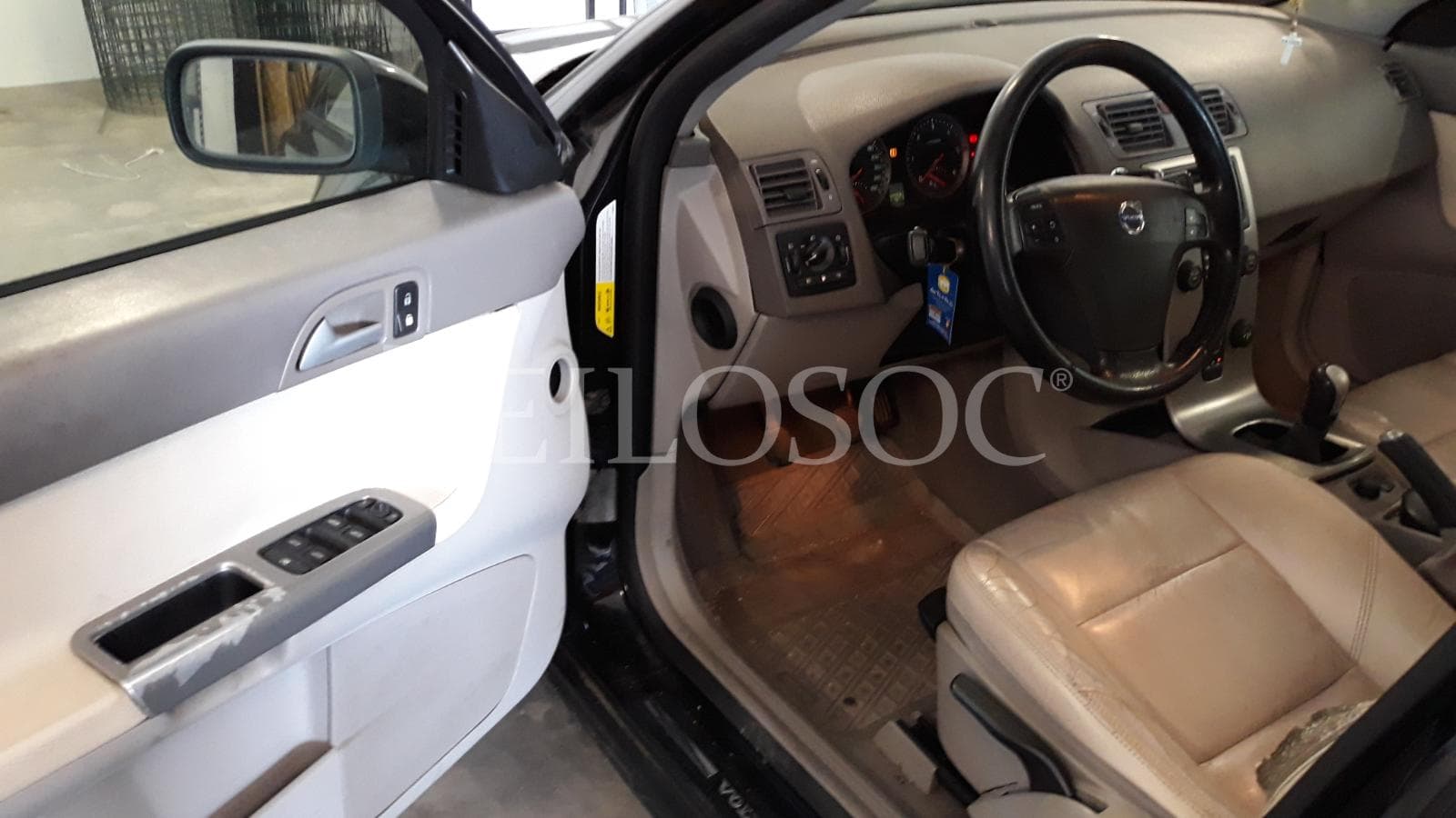 VOLVO V50 — image 5