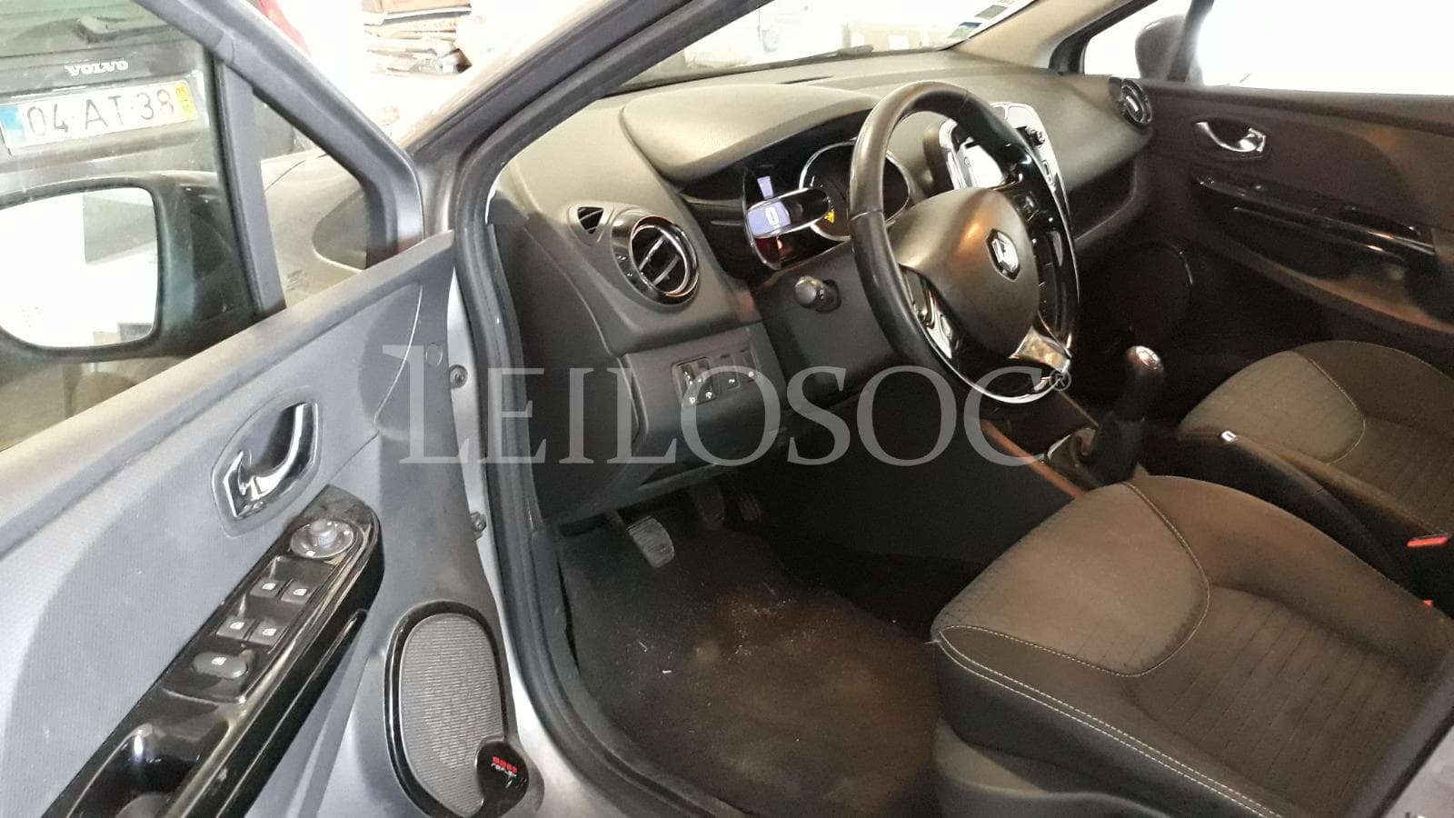 RENAULT CLIO — imagen 4